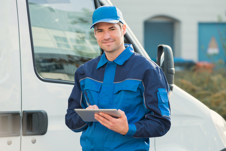 Service Person On Site Istock 600674918 Farvekorrigeret (1)