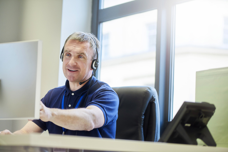 Service Person Istock 514717108 Farvekorrigeret